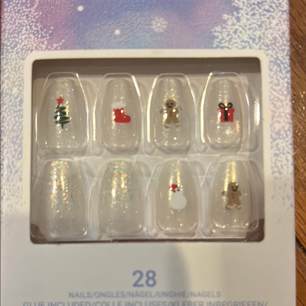 KISS Voguish Fantasy, Holiday Press on Nails White Short Coffin 28 Count